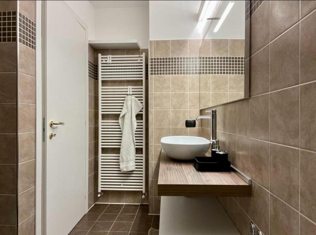 Suite Moroni Apartment Бергамо Екстер'єр фото
